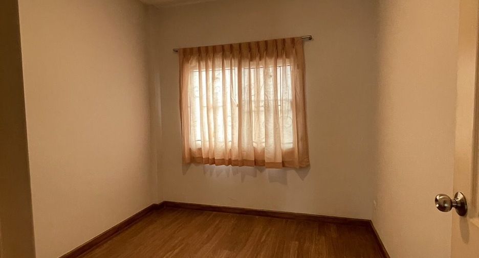 For rent and for sale 3 bedrooms townhouse in Don Mueang, Bangkok