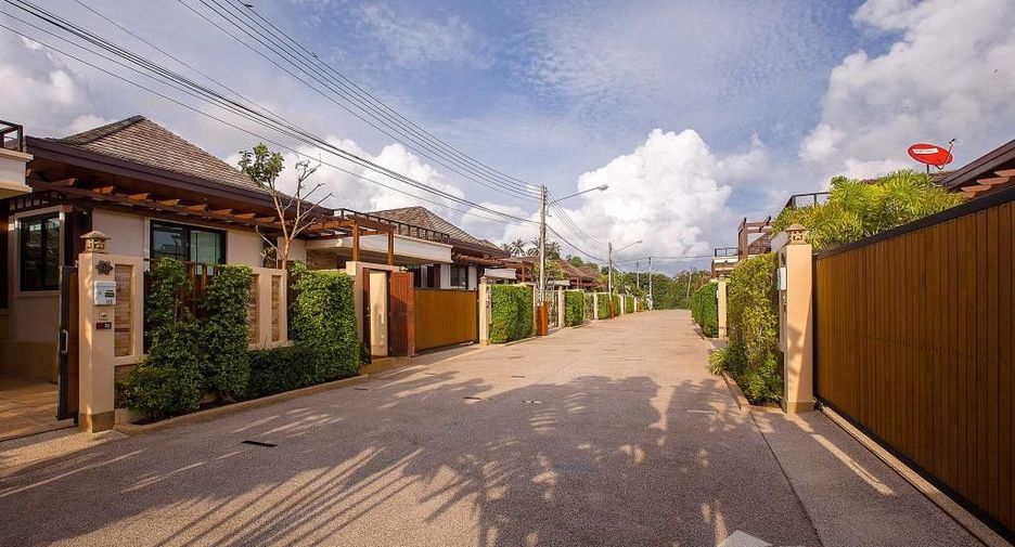 For rent 3 bedrooms villa in Mueang Phuket, Phuket
