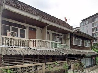 Продажа 6 спальни дом в Хуаи Кхщанг, Бангкок