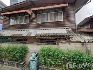 Продажа 6 спальни дом в Хуаи Кхщанг, Бангкок