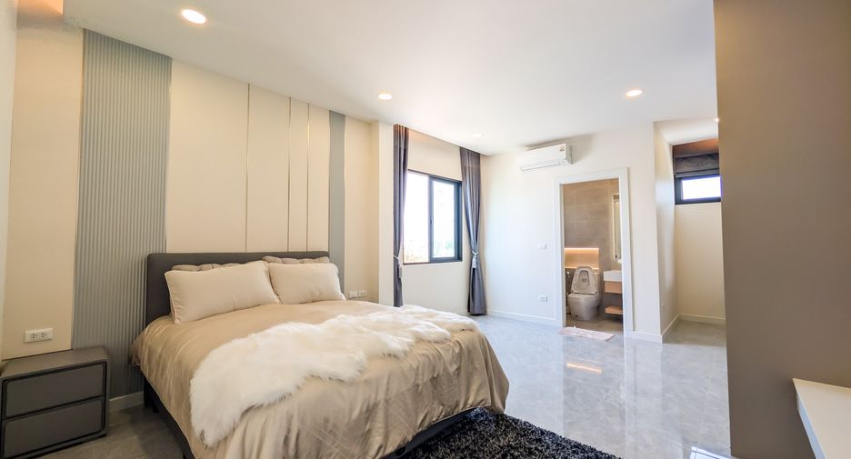 For rent 5 bedrooms house in Bang Lamung, Chonburi