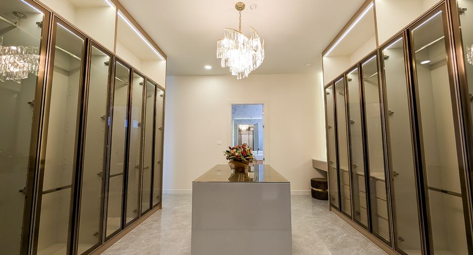 For rent 5 bedrooms house in Bang Lamung, Chonburi