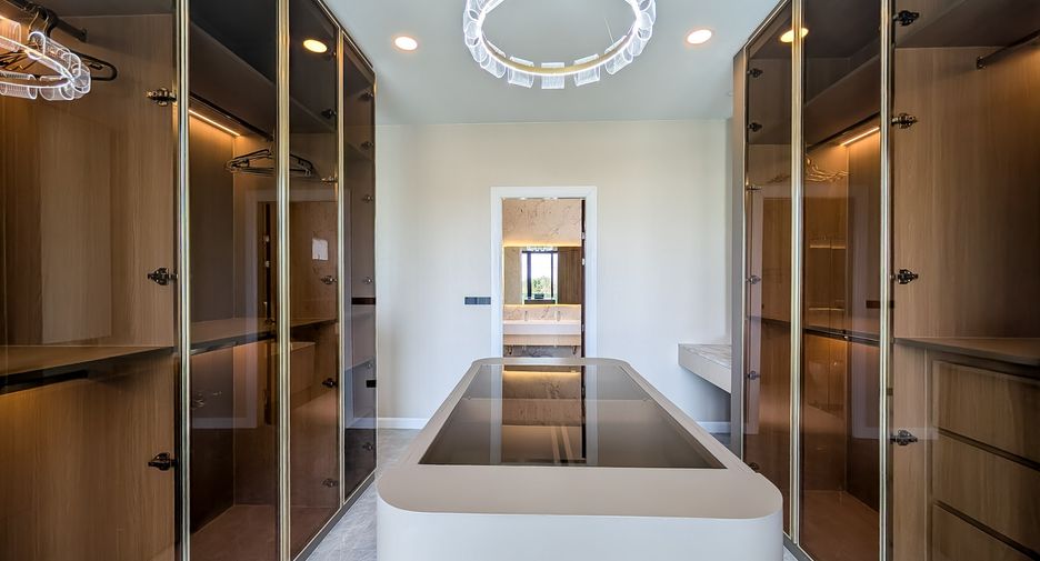Haus zum Kauf mit 5 Zimmer in Bang Lamung, Chonburi