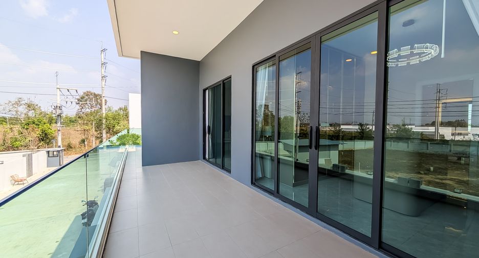 Haus zum Kauf mit 5 Zimmer in Bang Lamung, Chonburi