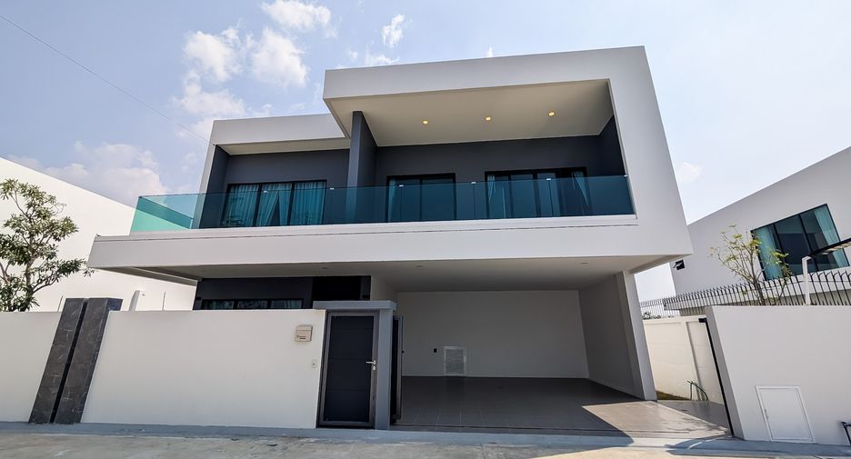 Haus zum Kauf mit 5 Zimmer in Bang Lamung, Chonburi