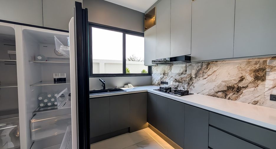 Haus zum Kauf mit 5 Zimmer in Bang Lamung, Chonburi