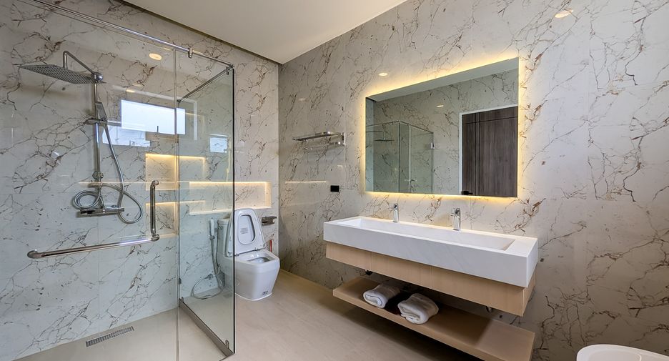 Haus zum Kauf mit 5 Zimmer in Bang Lamung, Chonburi
