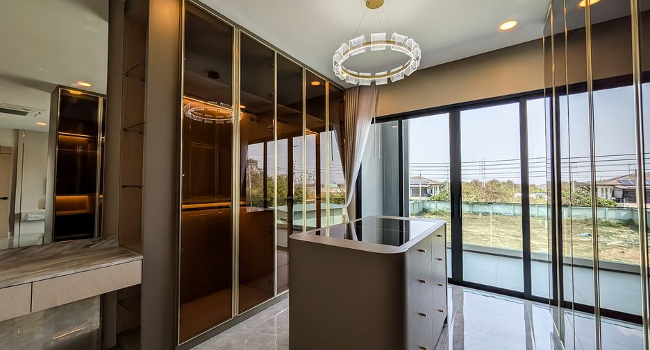 Haus zum Kauf mit 5 Zimmer in Bang Lamung, Chonburi