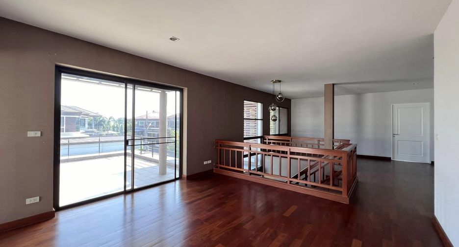 For sale 4 bedrooms house in Nong Khaem, Bangkok
