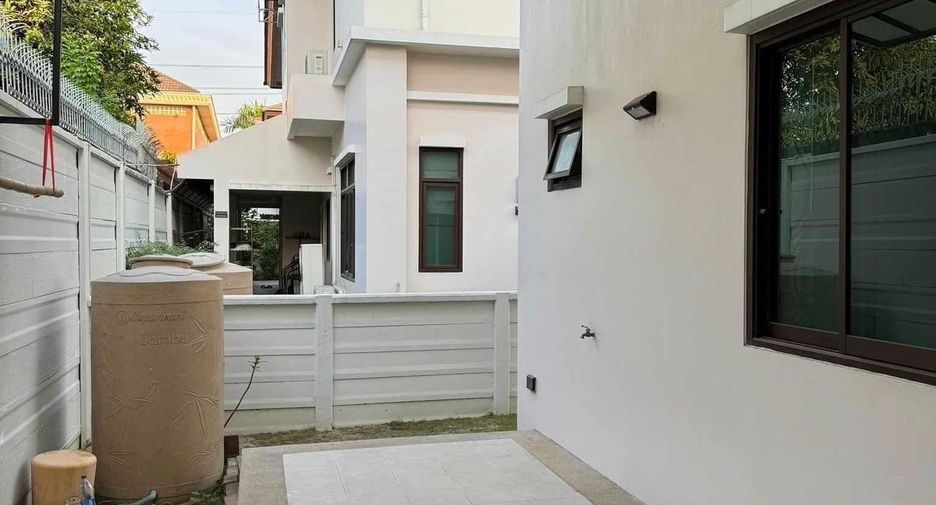 For sale 4 bedrooms house in Nong Khaem, Bangkok