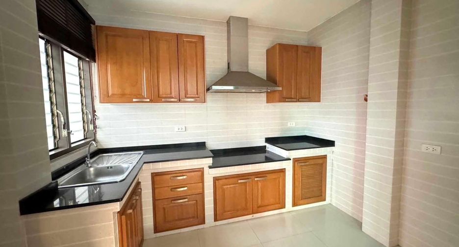 For sale 4 bedrooms house in Nong Khaem, Bangkok