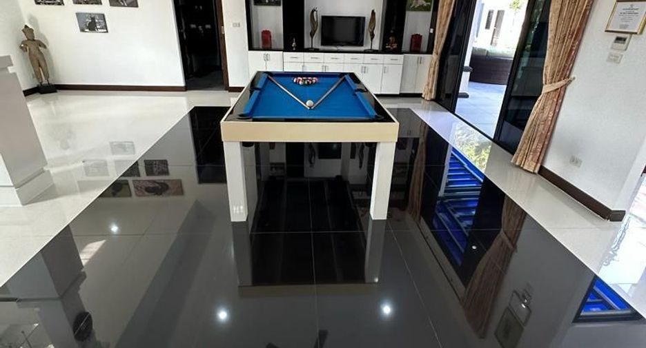 For sale 6 bedrooms villa in Kathu, Phuket