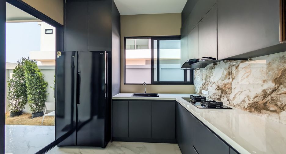 For sale 5 ベッドルーム house in Bang Lamung, Chonburi