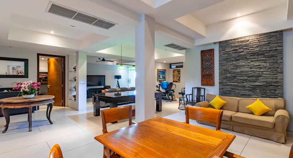 For sale and for rent 5 bedrooms villa in Thalang, Phuket