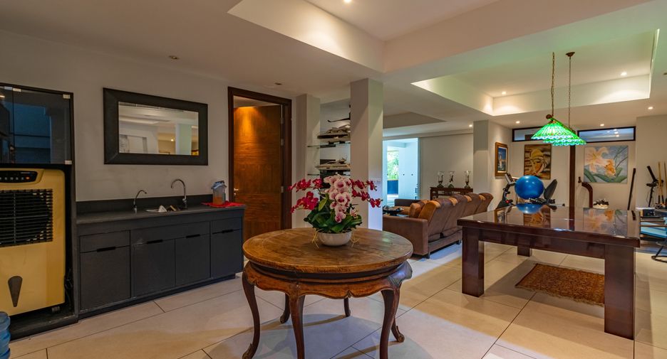 For sale and for rent 5 bedrooms villa in Thalang, Phuket