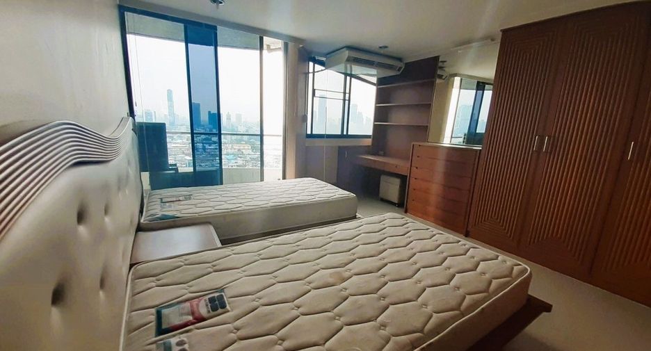 For sale 2 bedrooms condo in Watthana, Bangkok