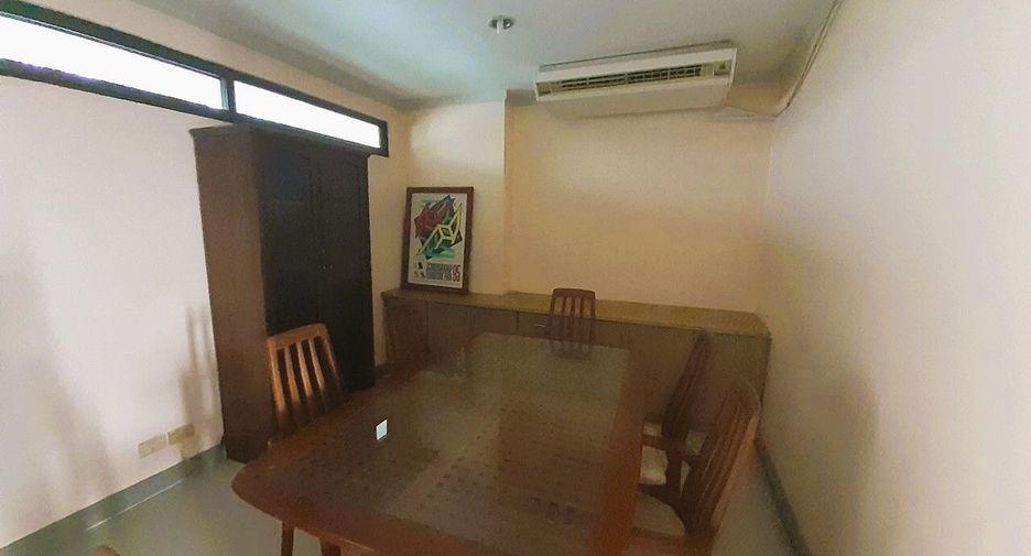 For sale 2 bedrooms condo in Watthana, Bangkok
