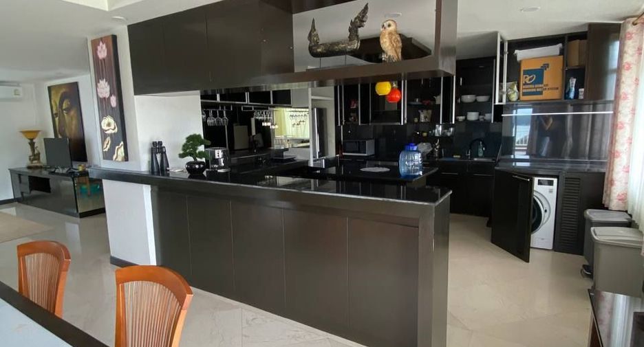 For rent 3 bedrooms apartment in Mueang Phuket, Phuket