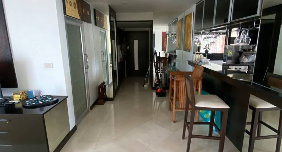 For rent 3 bedrooms apartment in Mueang Phuket, Phuket