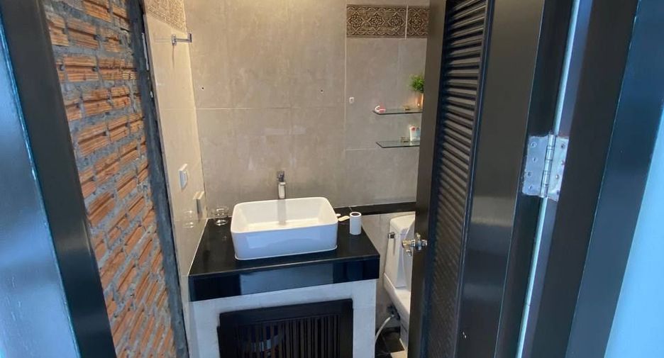For rent 3 bedrooms apartment in Mueang Phuket, Phuket