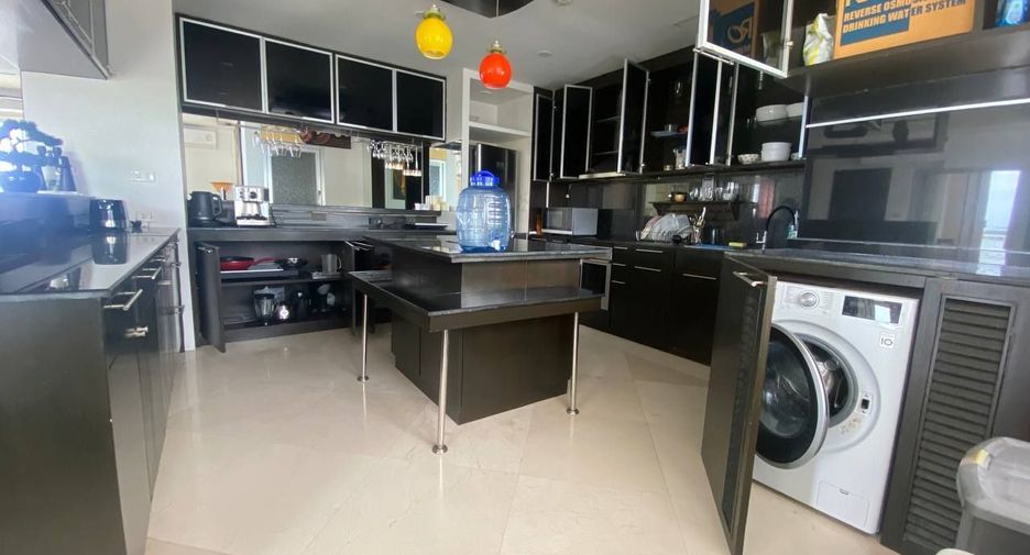 For rent 3 bedrooms apartment in Mueang Phuket, Phuket