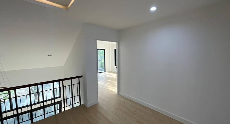 出售 4 卧室 独立屋 在 Phutthamonthon, Nakhon Pathom