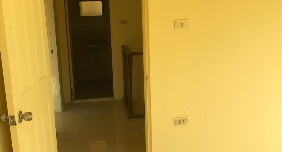 For sale 2 bedrooms townhouse in Bang Phli, Samut Prakan