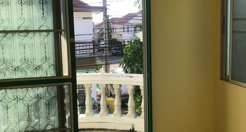For sale 2 bedrooms townhouse in Bang Phli, Samut Prakan