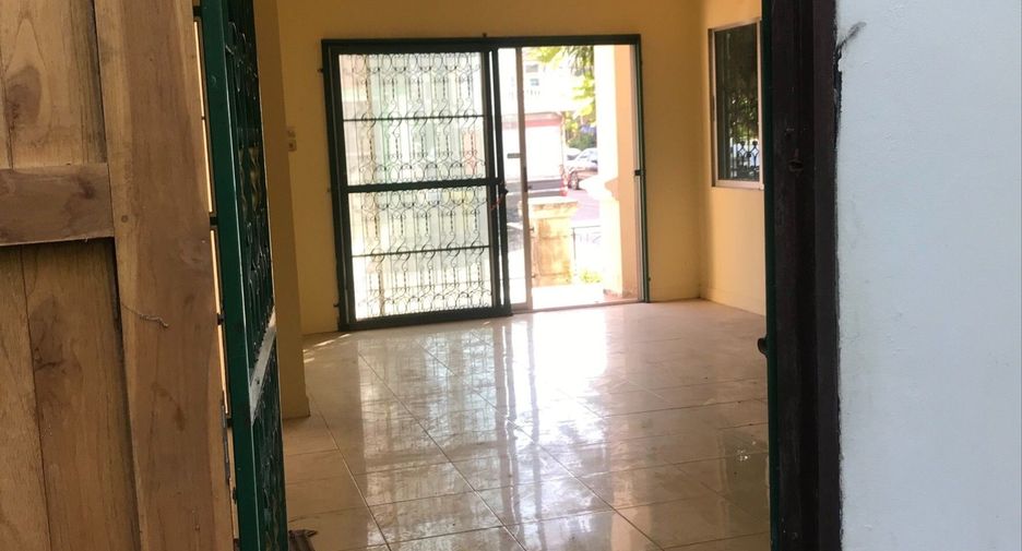 For sale 2 bedrooms townhouse in Bang Phli, Samut Prakan