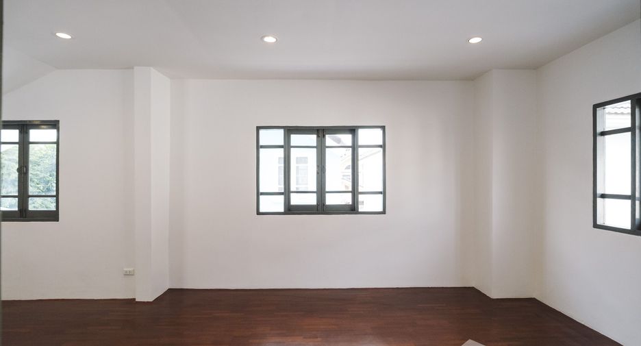 For sale 2 bedrooms house in Lam Luk Ka, Pathum Thani