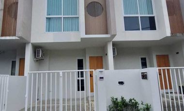 For rent 2 bedrooms townhouse in Mueang Phuket, Phuket
