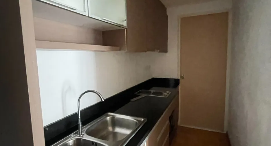 For sale 2 bedrooms condo in Khlong Toei, Bangkok