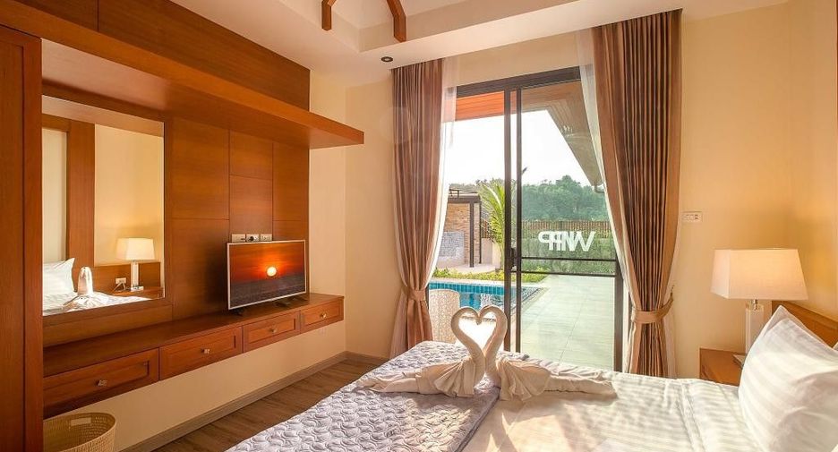 For rent 4 bedrooms villa in Mueang Phuket, Phuket