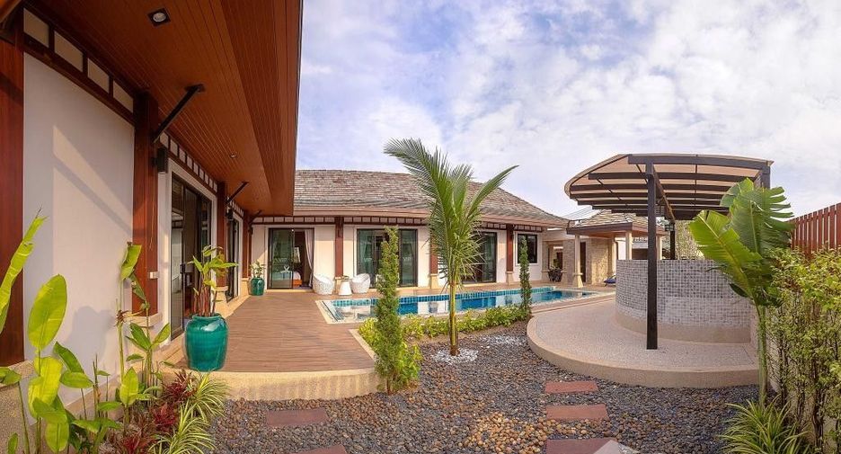 For rent 4 bedrooms villa in Mueang Phuket, Phuket