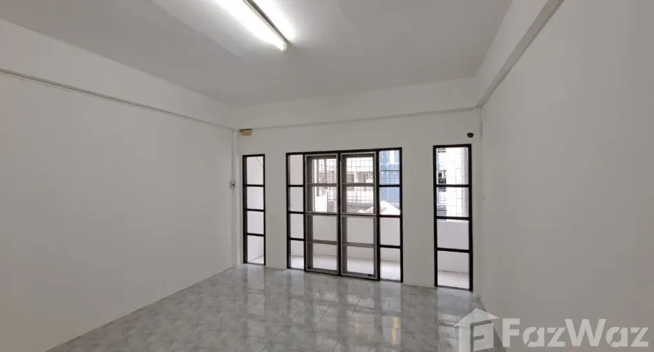 Продажа 4 спальни торговое помещение в Mueang Nonthaburi, Нонтабури