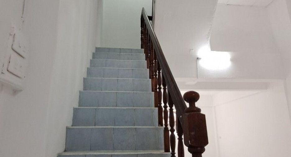 Продажа 4 спальни торговое помещение в Mueang Nonthaburi, Нонтабури