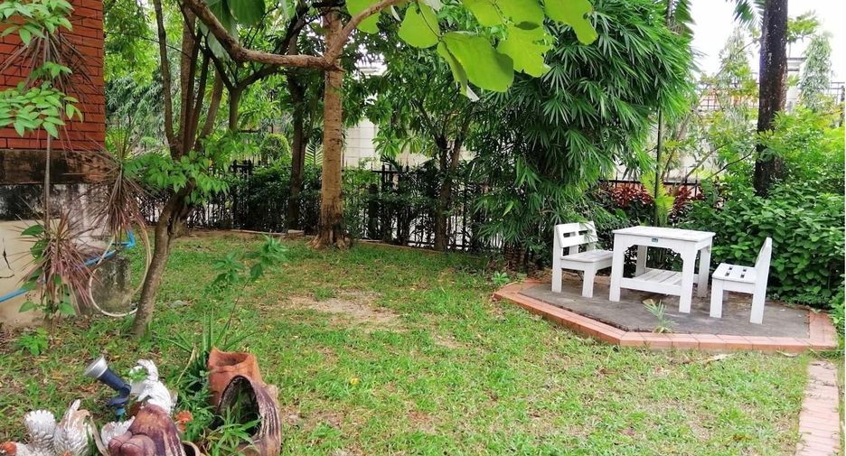 For sale 5 bedrooms house in Bang Khun Thian, Bangkok