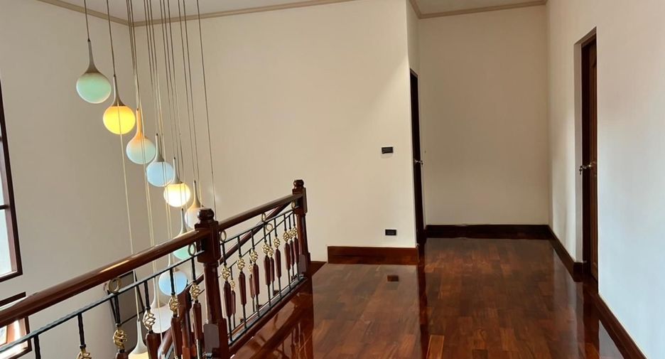 For sale 5 bedrooms house in Bang Khun Thian, Bangkok