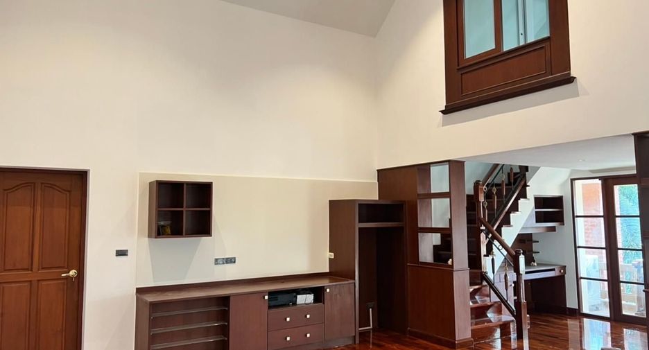 For sale 5 bedrooms house in Bang Khun Thian, Bangkok