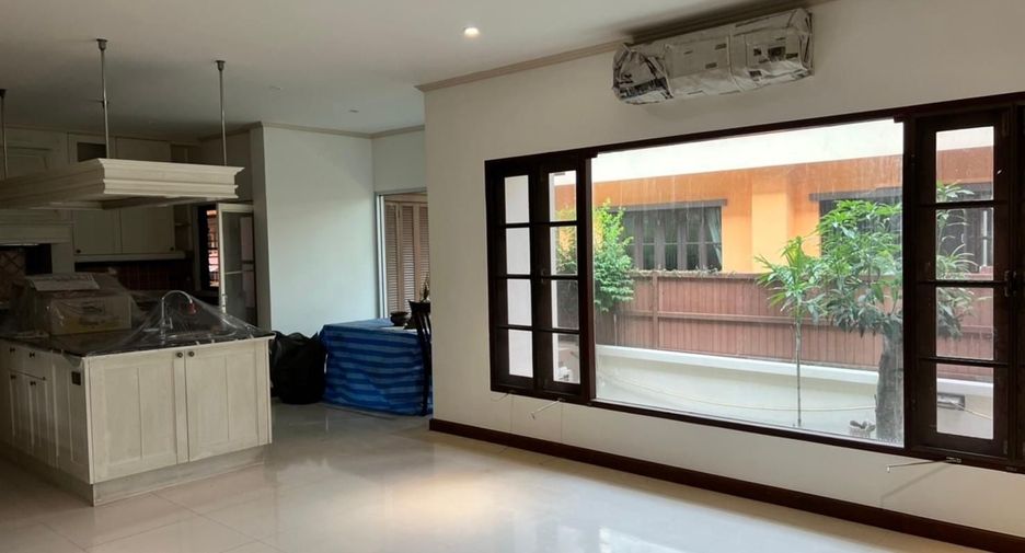 For sale 5 bedrooms house in Bang Khun Thian, Bangkok