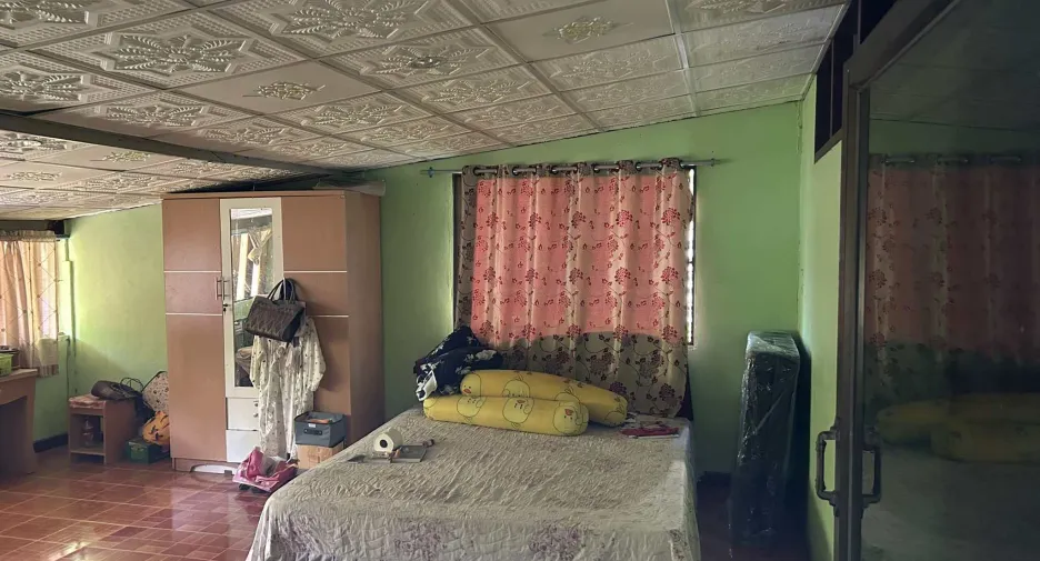 For sale 5 bedrooms house in Pho Thale, Phichit