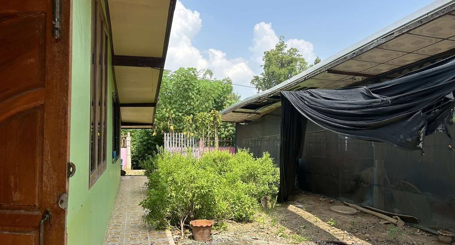For sale 5 bedrooms house in Pho Thale, Phichit