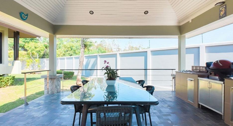 For sale 3 bedrooms villa in Mueang Phuket, Phuket