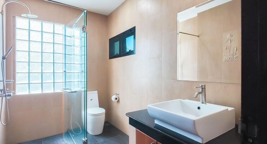 For sale 3 bedrooms villa in Mueang Phuket, Phuket
