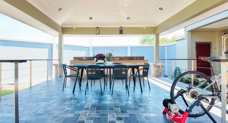 For sale 3 bedrooms villa in Mueang Phuket, Phuket