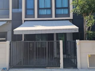 Casa adosada en venta de 3 habitaciones en Bang Sao Thong, Samut Prakan
