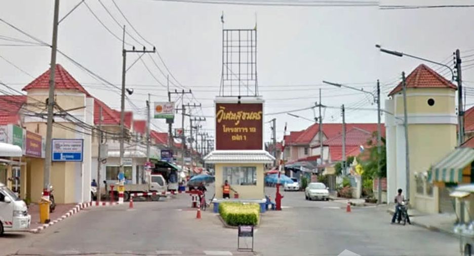 For sale 5 bedrooms townhouse in Mueang Samut Sakhon, Samut Sakhon