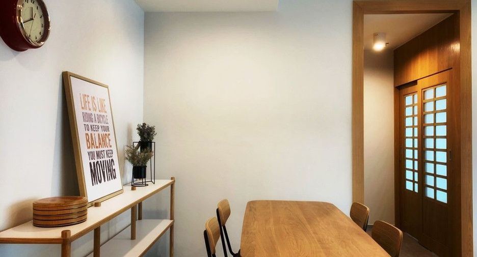 For sale 2 ベッドルーム condo in Khlong Toei, Bangkok