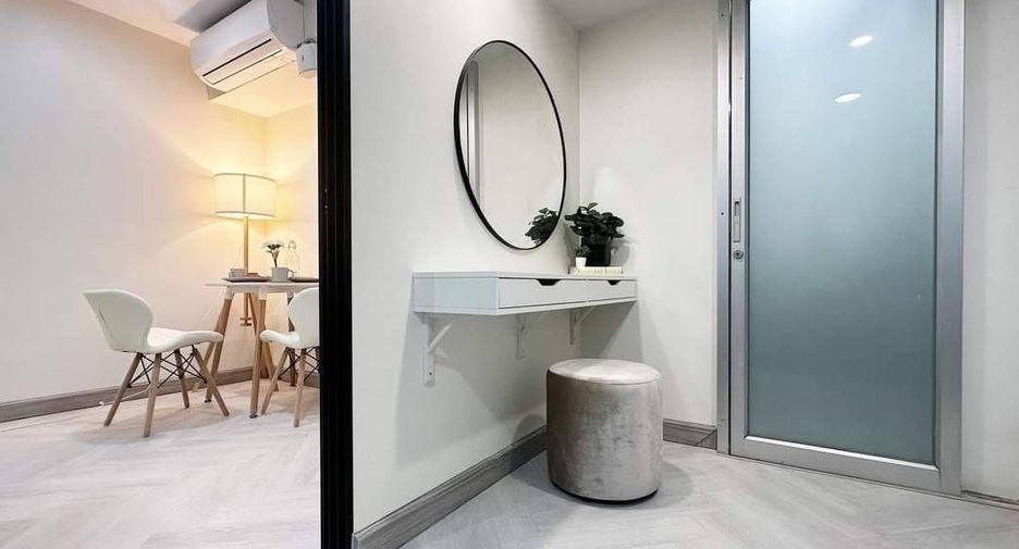 For sale 1 bed condo in Huai Khwang, Bangkok
