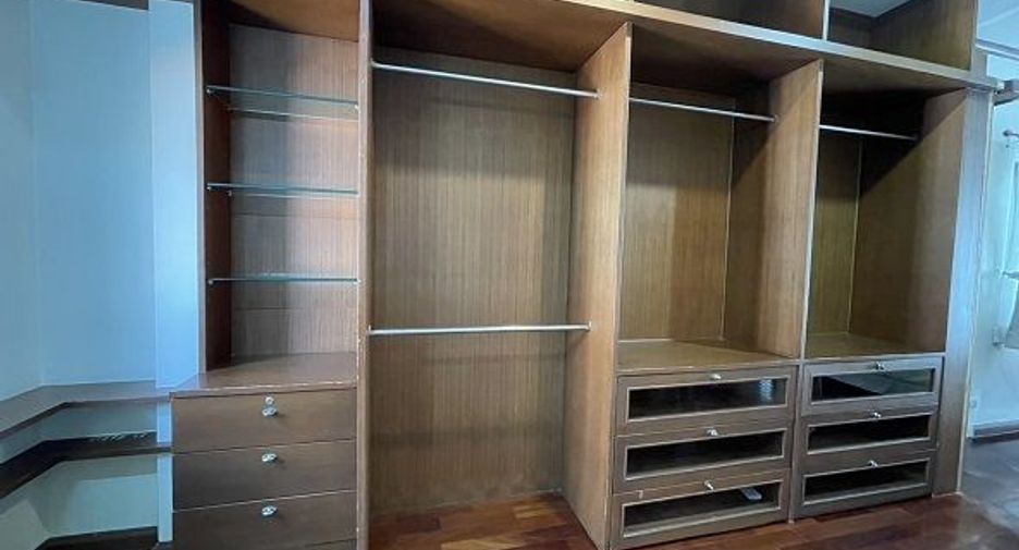 À vendre 4 chambres maison à Bang Phli, Samut Prakan